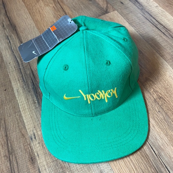 2001 Nike Hockey Team Is Trust Hat - Picture 2 of 9